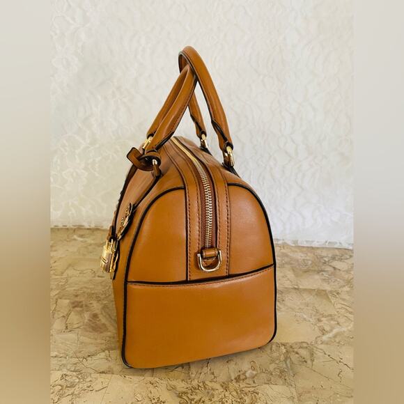 MICHAEL kids Saddle 3D Floral Embellished Women's Bag satchel crossbody - Picture 5 of 6